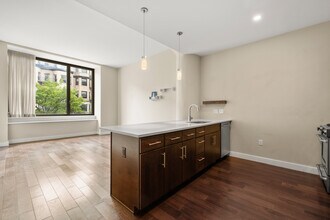 43 Westland Ave, Unit 202 in Boston, MA - Foto de edificio - Building Photo
