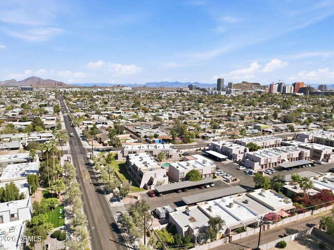 property at 834 W 14th St