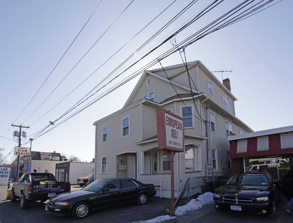 433 Elm St in Stamford, CT - Building Photo