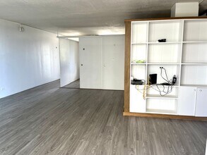 419A Atkinson Dr-Unit -Atkinson Towers #605 in Honolulu, HI - Building Photo - Building Photo