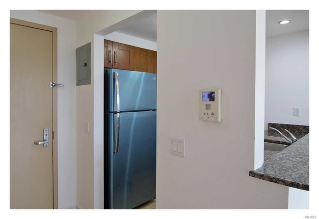 60-70 Woodhaven Blvd-Unit -5C in Queens, NY - Building Photo - Building Photo