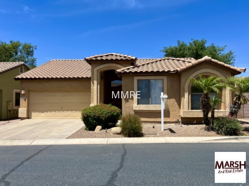 8952 E Crescent Ave in Mesa, AZ - Building Photo