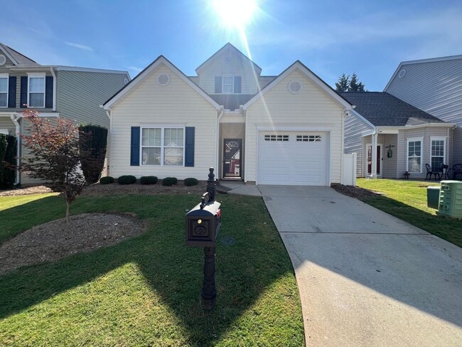 130 Pin Oak Ct in Easley, SC - Building Photo - Building Photo