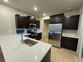 7344 SE Madrone St in Hillsboro, OR - Building Photo - Building Photo