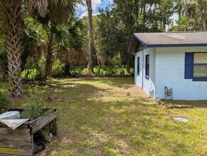 601 McClure St in Welaka, FL - Building Photo - Building Photo