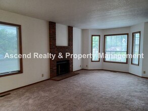 10780 SW Summer Lake Dr in Tigard, OR - Building Photo - Building Photo