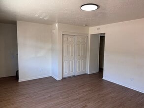 1392 N 260 W in Logan, UT - Foto de edificio - Building Photo