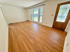 205 Cloverdale Ct in Nashville, TN - Building Photo - Building Photo