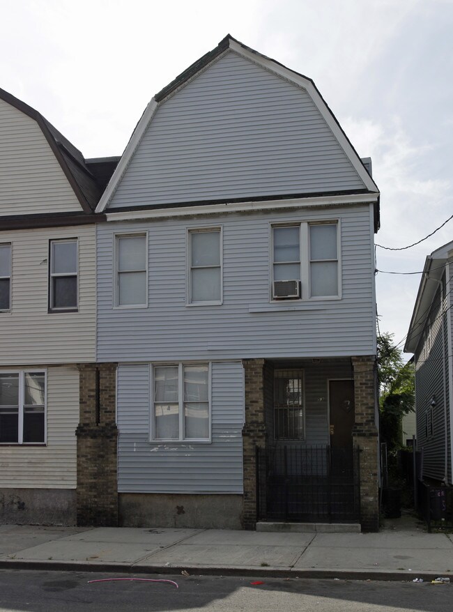 53 Stegman St in Jersey City, NJ - Building Photo - Building Photo