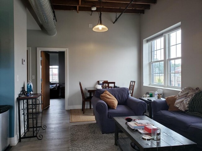 1330 Niagara St-Unit -1 in Buffalo, NY - Building Photo - Building Photo