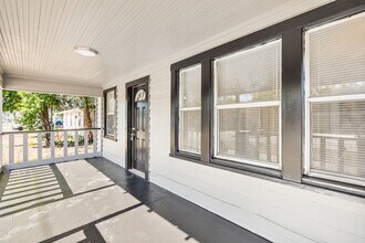 1128 Belleair Rd in Clearwater, FL - Foto de edificio - Building Photo