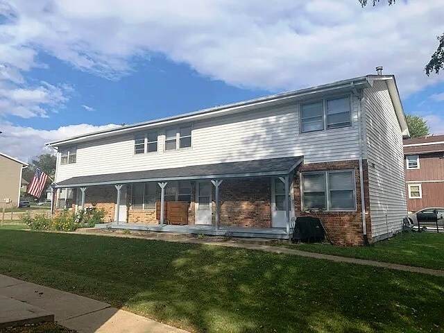 1502 Ensign Dr in Normal, IL - Building Photo