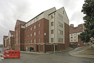 Shelbourne Towers in Knoxville, TN - Building Photo - Building Photo