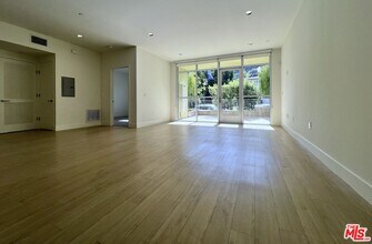 11715 W Bellagio Pl in Los Angeles, CA - Building Photo - Building Photo