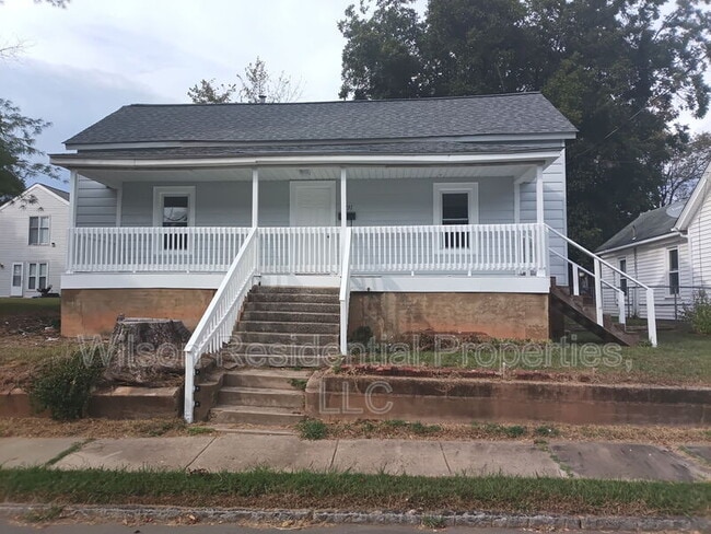 property at 931 Albert St SW