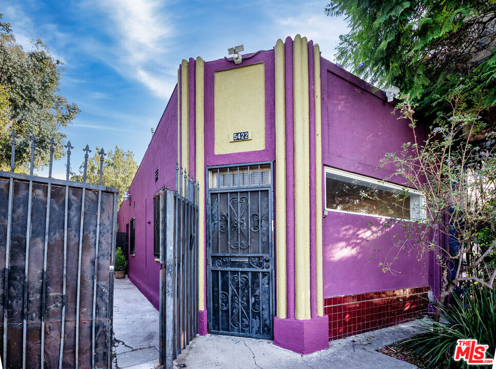 5422 Washington Blvd in Los Angeles, CA - Building Photo