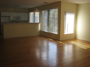 31 Channing St, Unit 1 in Newton, MA - Building Photo - Building Photo