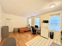 1423 Commonwealth Ave, Unit 204 in Boston, MA - Building Photo - Building Photo