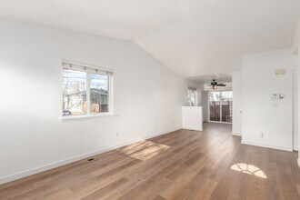 3249 N Madison St in Denver, CO - Building Photo - Building Photo