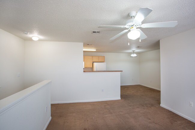 Fieldstone Apartments in Maize, KS - Foto de edificio - Interior Photo