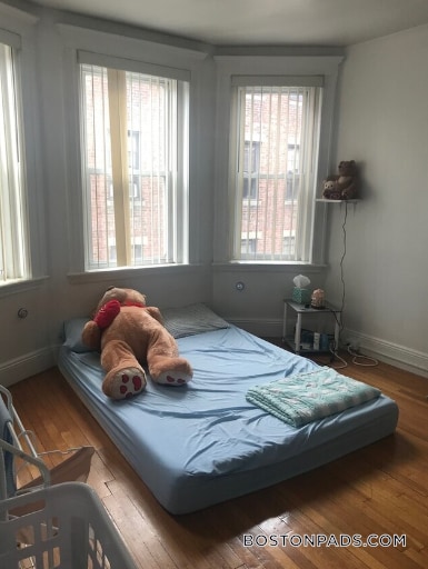 137 Park Dr, Unit 24 in Boston, MA - Building Photo - Building Photo