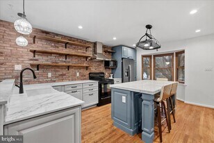 625 N Abingdon St in Arlington, VA - Building Photo