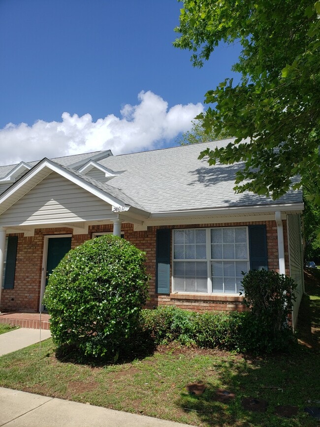 property at 2738 W Tharpe St