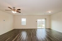 4025 Tulip Tree Ln in Brookshire, TX - Foto de edificio - Building Photo