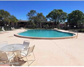 154 San Juan Cir in Melbourne, FL - Foto de edificio - Building Photo