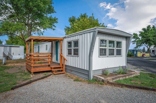 property at 970 N Labelle Loop