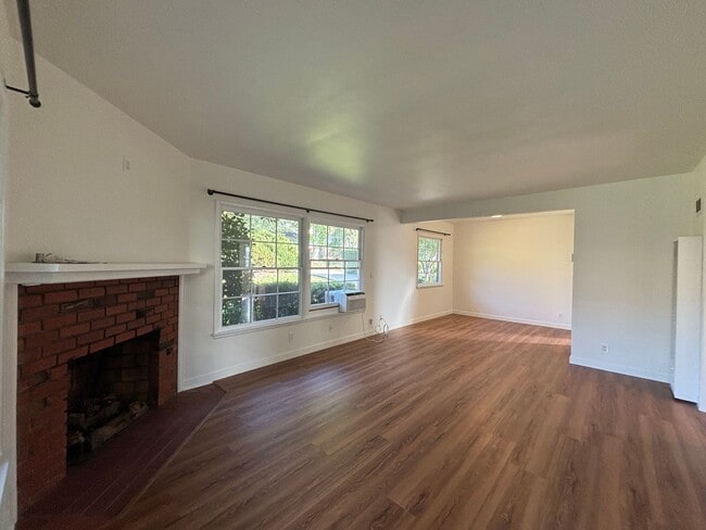 3633 Valihi Way in Glendale, CA - Building Photo - Building Photo