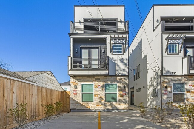 4229 Elmwood St in Houston, TX - Building Photo - Building Photo