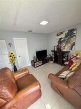 1911 NW 30th St in Miami, FL - Building Photo - Building Photo