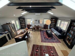 13 Arnold Dr in Woodstock, NY - Building Photo - Building Photo