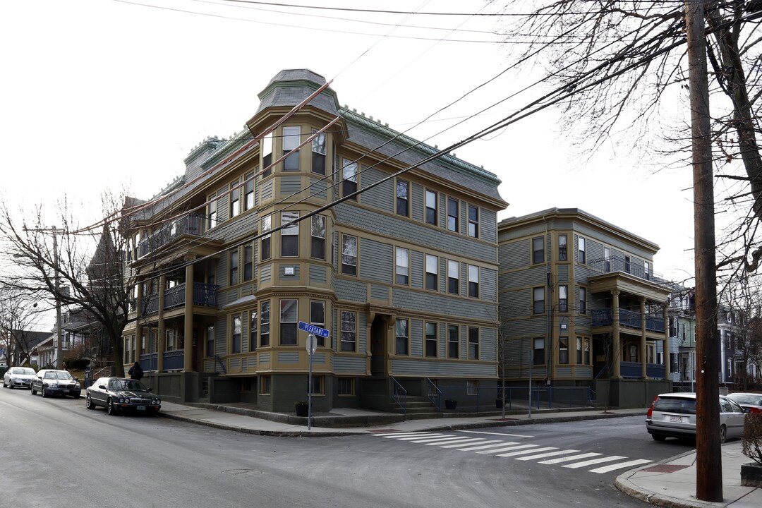 56-58 Walnut St in Somerville, MA - Foto de edificio