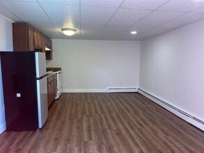 206 E Main St in Port Jefferson, NY - Building Photo - Building Photo