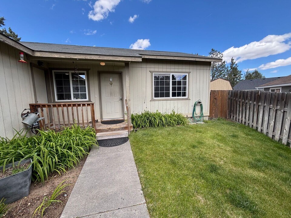 3016 NE Heather Ct in Bend, OR - Building Photo