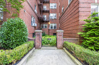 Longfellow Hall Condo in Forest Hills, NY - Foto de edificio - Building Photo