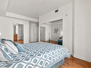 975 Lincoln St, Unit 14F-N in Denver, CO - Foto de edificio - Building Photo