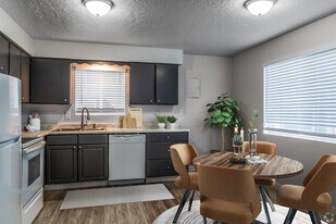 Sydney Court in Vancouver, WA - Building Photo