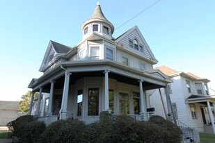 707 E Empire St, Unit Lower