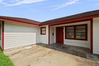 3129 Danforth Memorial Dr in Texas City, TX - Building Photo - Building Photo
