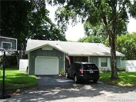 15120 SW 141st Pl in Miami, FL - Building Photo