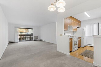 26 Hillside Terrace in White Plains, NY - Building Photo - Building Photo