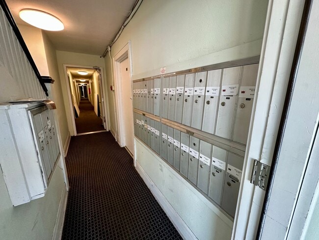 1315 Cass in Milwaukee, WI - Foto de edificio - Building Photo