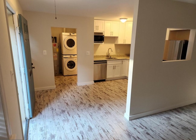 6656 Hillandale Rd in Bethesda, MD - Building Photo - Building Photo