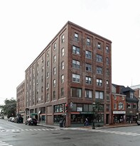 90 Fleet St in Portsmouth, NH - Building Photo