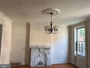 911 S 16th St in Philadelphia, PA - Building Photo - Building Photo