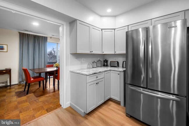 103 Cross Keys Rd in Baltimore, MD - Building Photo - Building Photo