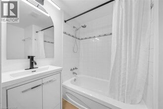 223 Jackson St W in Hamilton, ON - Building Photo - Building Photo